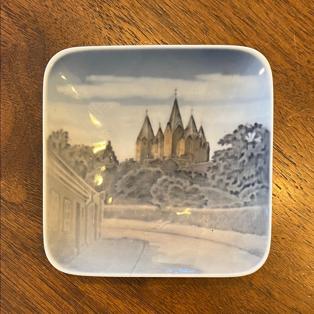 Royal Copenhagen trinket tray / pin dish